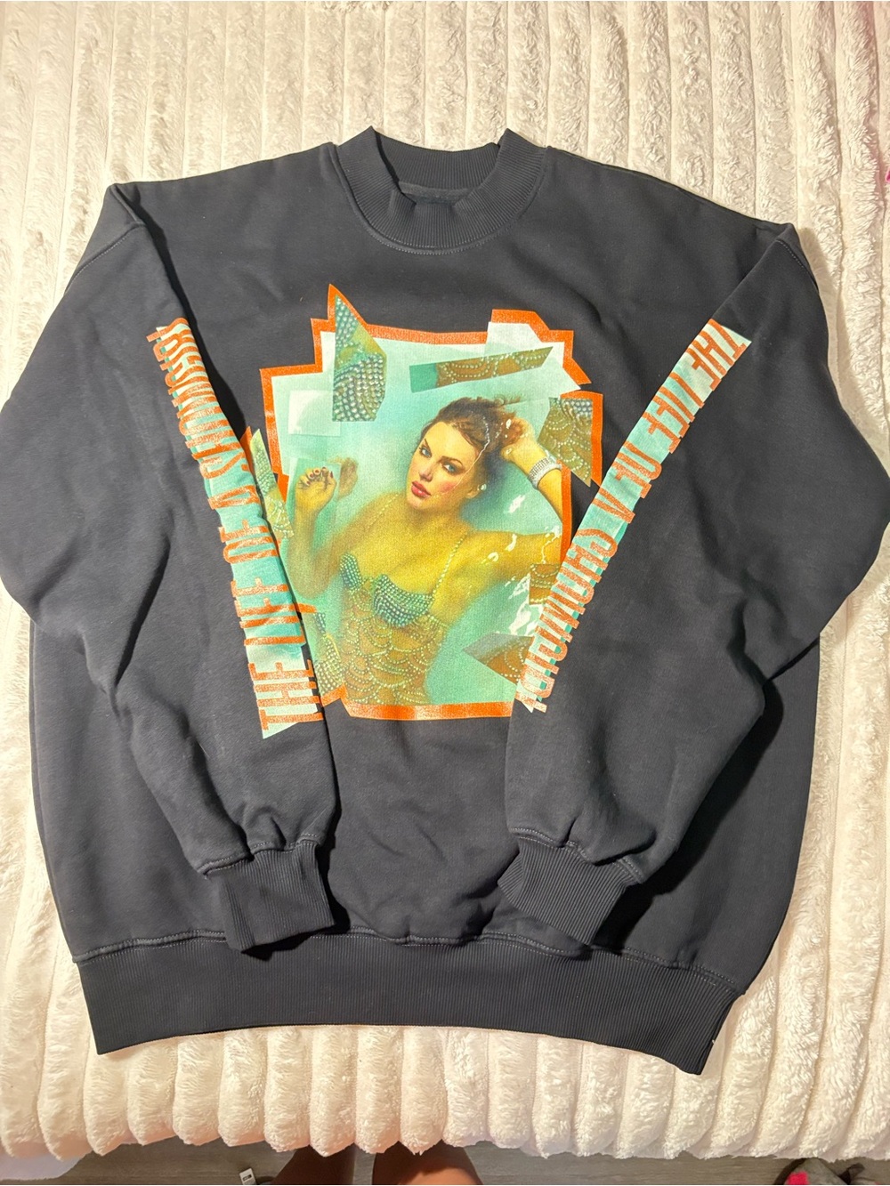 Taylor Swift “The Life of A Showgirl” crewneck sweatshirt and CD box set. - Picture 6 of 7